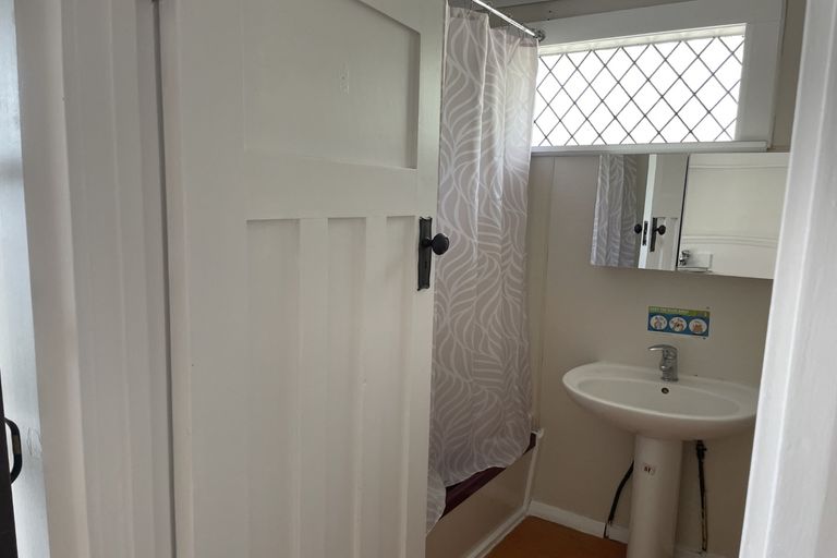 Photo of property in 2/25 Wellington Street, Papakura, 2110