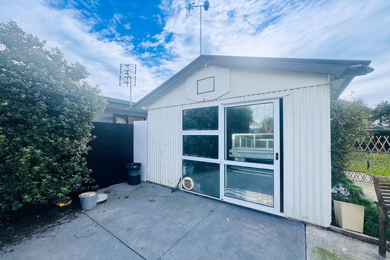 Photo of property in 55 Dunedin Street, Redwood, Christchurch, 8051