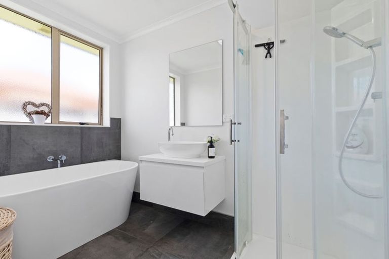 Photo of property in 58 Kaiwaka Road, Waiuku, 2123