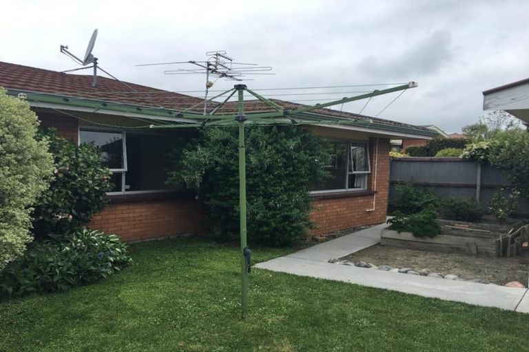 Photo of property in 144 Warren Crescent, Hillmorton, Christchurch, 8025