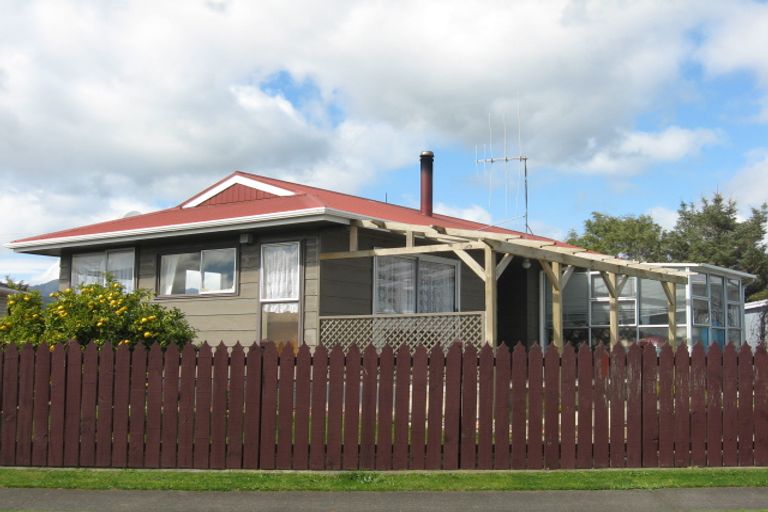 Photo of property in 39 Strathmore Avenue, Levin, 5510