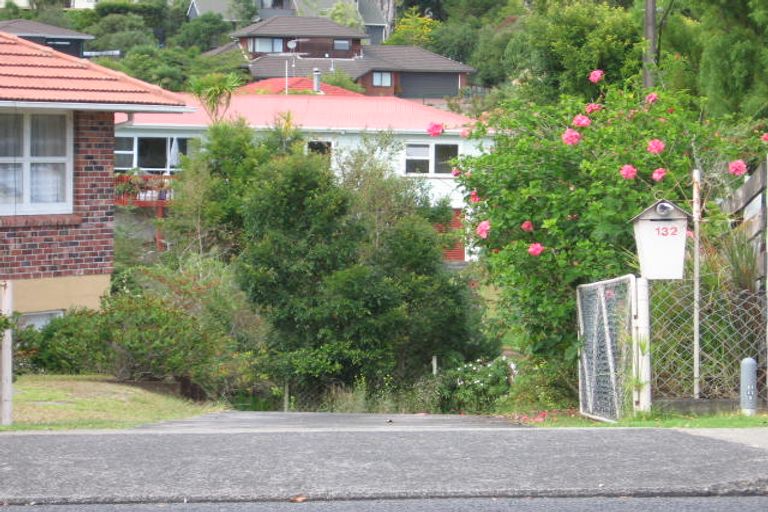 Photo of property in 132 Godley Road, Green Bay, Auckland, 0604