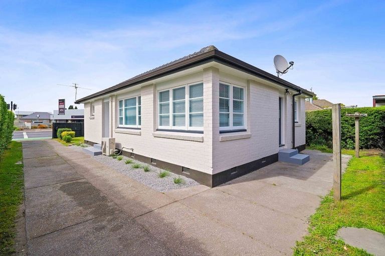 Photo of property in 18 Shands Road, Hornby, Christchurch, 8042