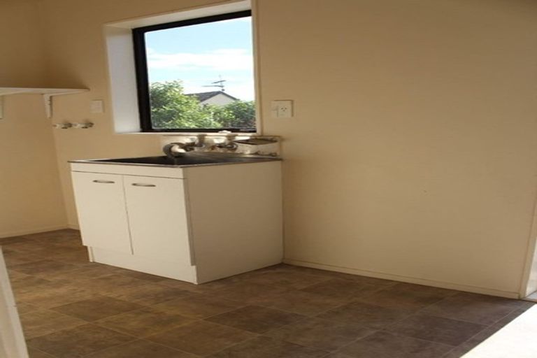 Photo of property in 2/79 Aberfeldy Avenue, Highland Park, Auckland, 2010