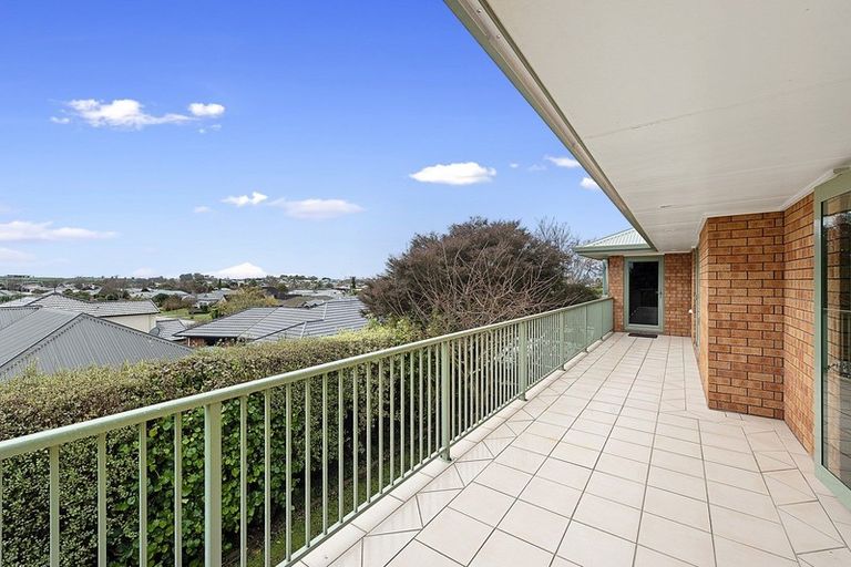 Photo of property in 115 Rototuna Road, Rototuna, Hamilton, 3210