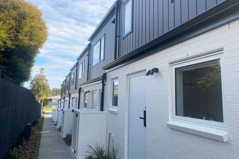 Photo of property in 4/5 Preston Avenue, Henderson, Auckland, 0610