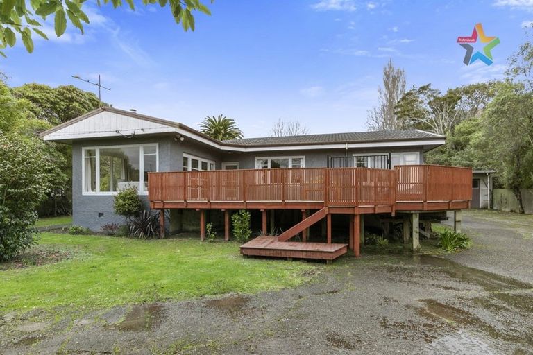 Photo of property in 404 Stokes Valley Road, Stokes Valley, Lower Hutt, 5019