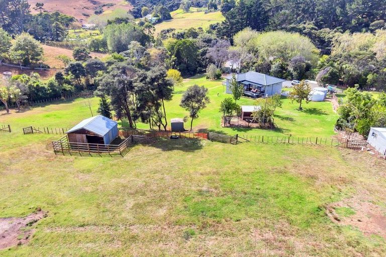 Photo of property in 6 Fletcher Road, Waimauku, 0881