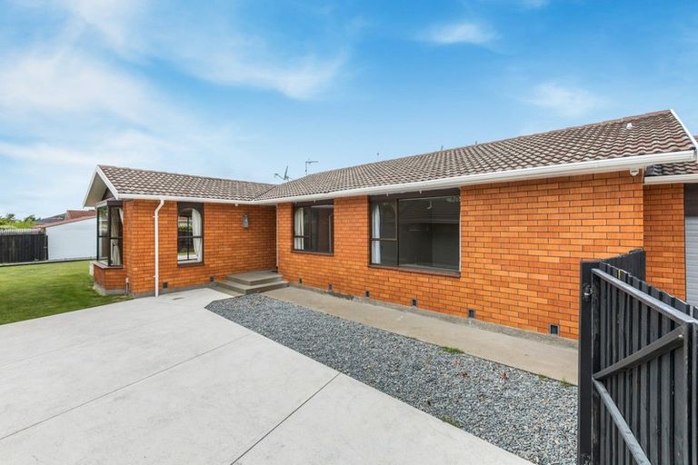 Photo of property in 6 Montclare Avenue, Ilam, Christchurch, 8041
