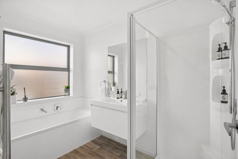 Photo of property in 11 Stone Walls Terrace, Lower Shotover, Queenstown, 9304