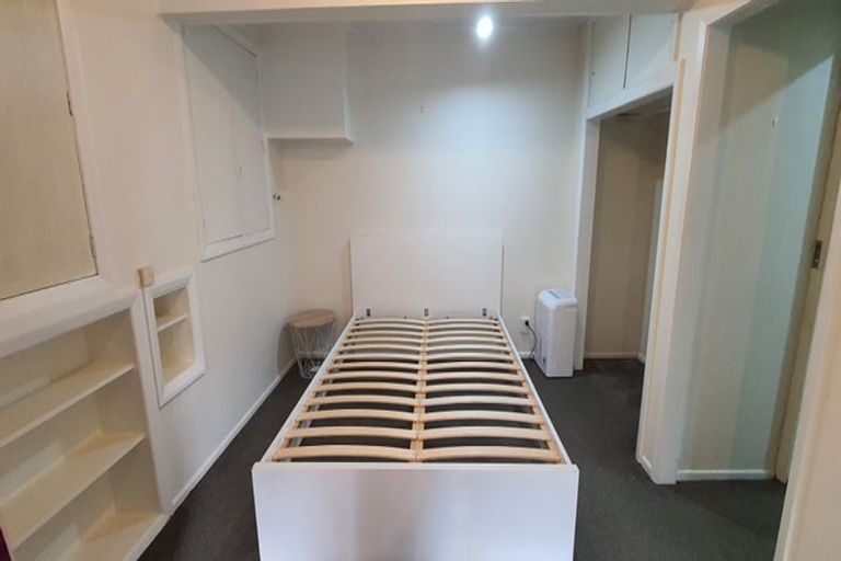 Photo of property in 18 Tawa Terrace, Tawa, Wellington, 5028