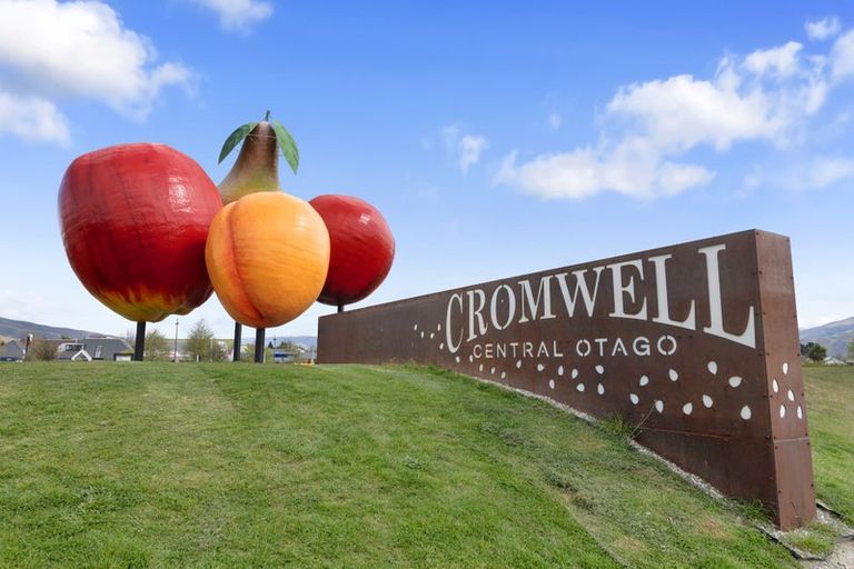 Photo of property in 18 Silverstone Drive, Cromwell, 9384