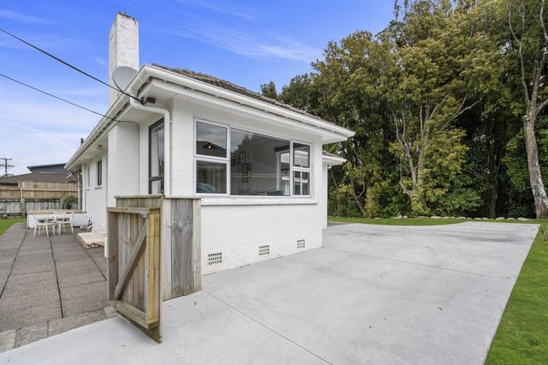 Photo of property in 394 Mangorei Road, Merrilands, New Plymouth, 4312