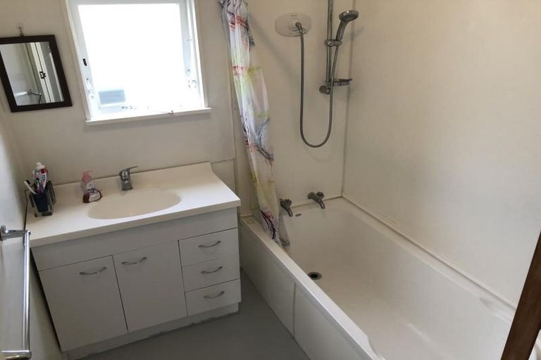 Photo of property in 11 Sinclair Street, Ebdentown, Upper Hutt, 5018