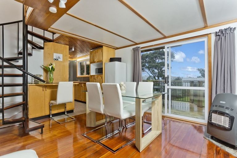 Photo of property in 18 Dene Court Lane, Greenhithe, Auckland, 0632