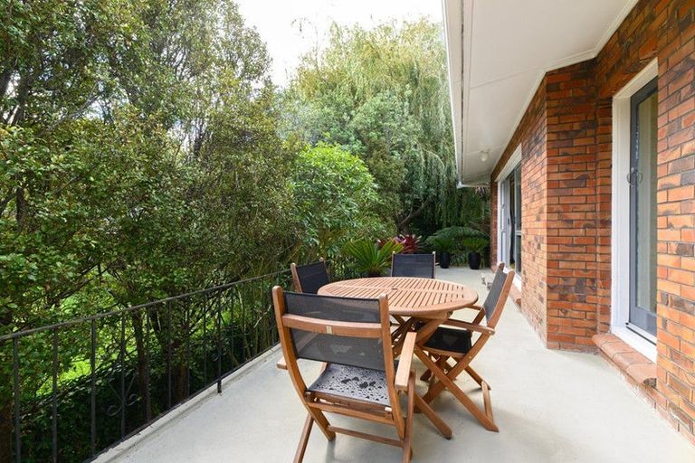 Photo of property in 19 Kereru Street, Henderson, Auckland, 0612