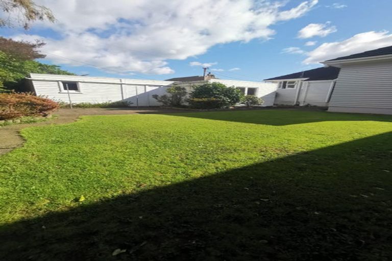 Photo of property in 219 Cambridge Terrace, Naenae, Lower Hutt, 5011