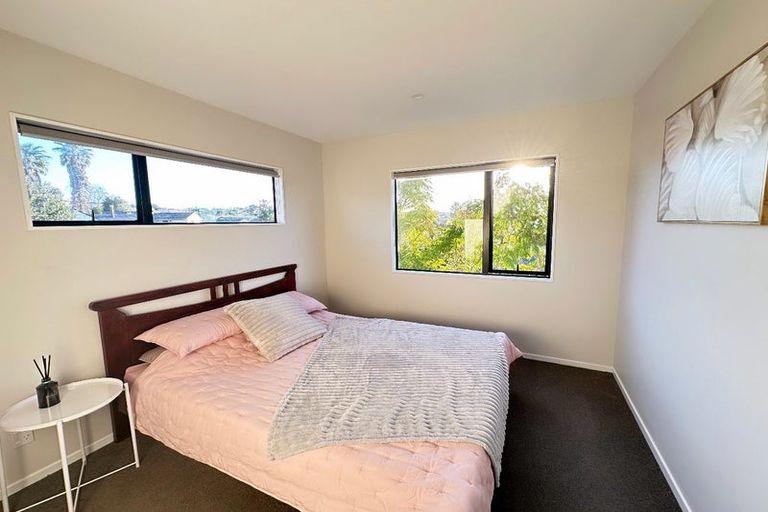 Photo of property in 168 Luckens Road, West Harbour, Auckland, 0618