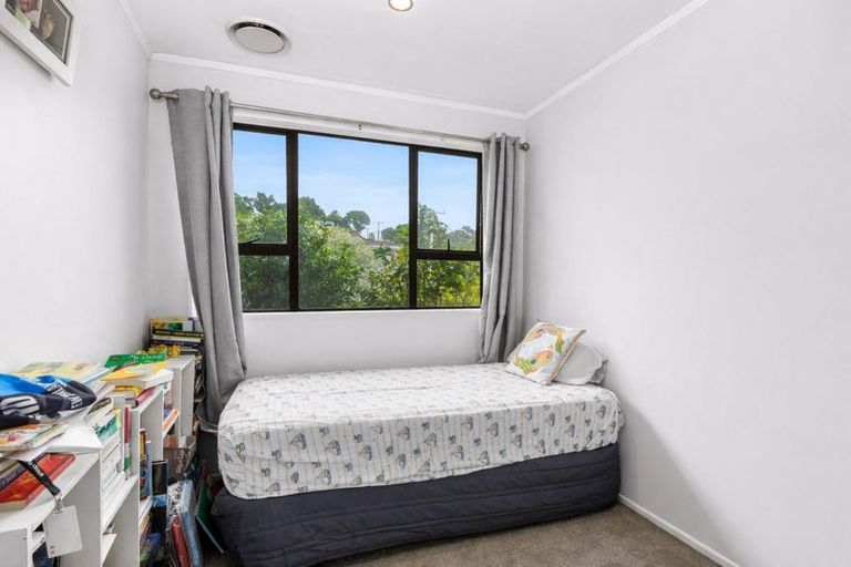 Photo of property in 9 Pohutukawa Avenue, Red Beach, 0932