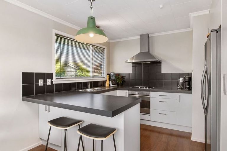 Photo of property in 2/13 Claremont Avenue, Papanui, Christchurch, 8053