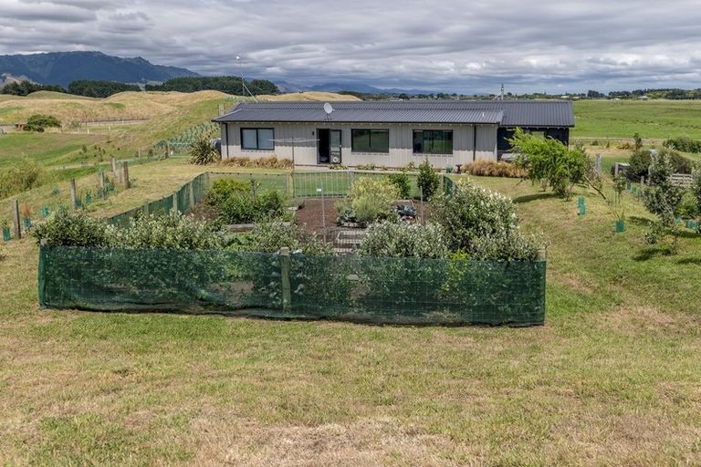 Photo of property in 161 Harakeke Road, Te Horo, Otaki, 5581