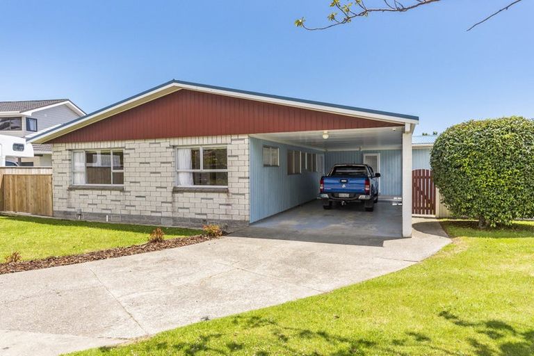 Photo of property in 6 Belvedere Avenue, Waikanae, 5036