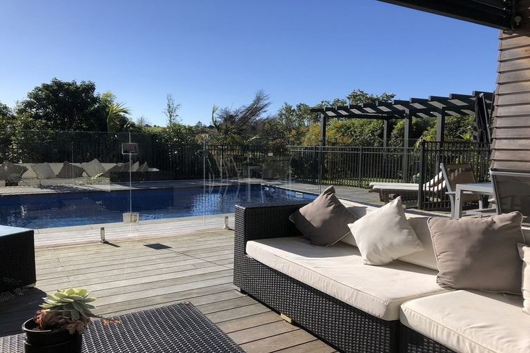 Photo of property in 36a Wicklam Lane, Greenhithe, Auckland, 0632