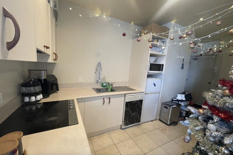 Photo of property in Terrace Tower Apartments, 5a/126 The Terrace, Wellington Central, Wellington, 6011