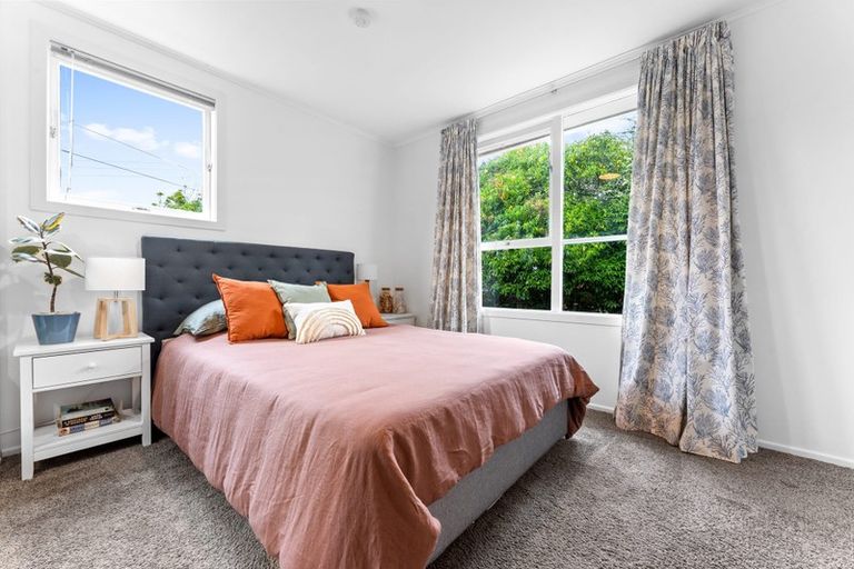 Photo of property in 1/48 Woodside Avenue, Northcote, Auckland, 0627