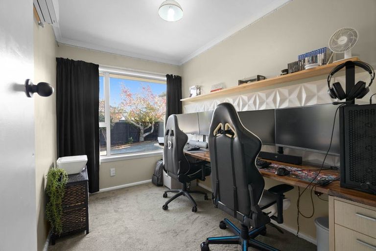 Photo of property in 13 Kathleen Crescent, Hornby, Christchurch, 8042