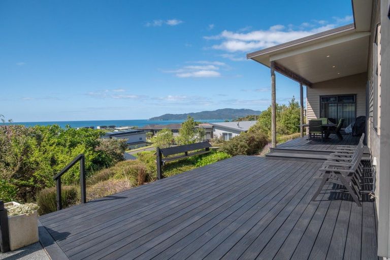 Photo of property in 6 Sunrise Place, Cable Bay, 0420