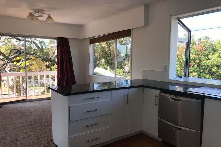 Photo of property in 13 Booralee Avenue, Botany Downs, Auckland, 2010