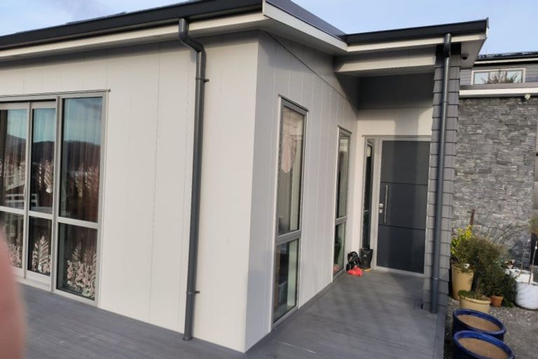 Photo of property in 63 Exploration Way, Whitby, Porirua, 5024