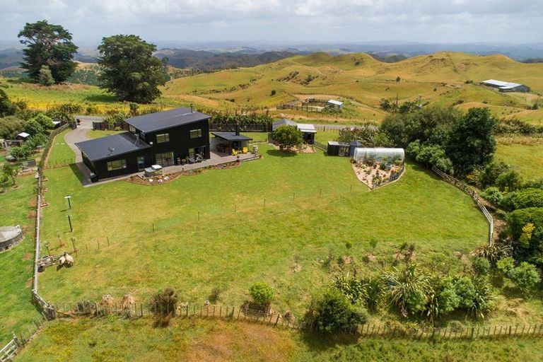 Photo of property in 407 Mount Curl Road, Hunterville, 4784