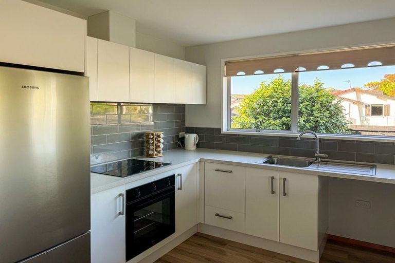 Photo of property in 48 Oldwood Street, Bishopdale, Christchurch, 8053