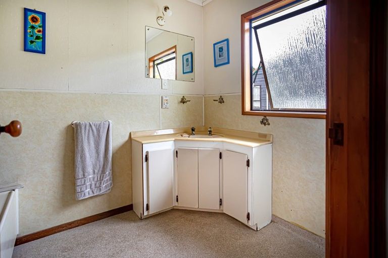 Photo of property in 24 Puketiro Place, Paihia, 0200