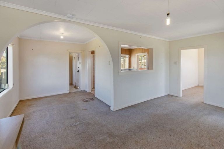Photo of property in 1 Manuka Street, Castlecliff, Whanganui, 4501