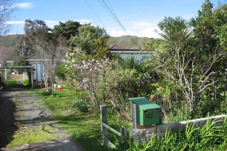 Photo of property in 42 Westminster Road, Wainuiomata, Lower Hutt, 5014