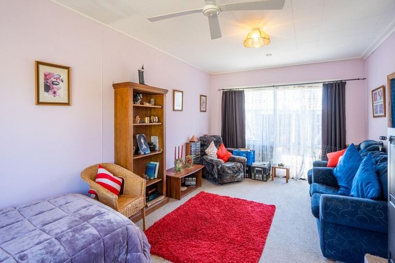 Photo of property in 1 Elder Grove, Paraparaumu, 5032