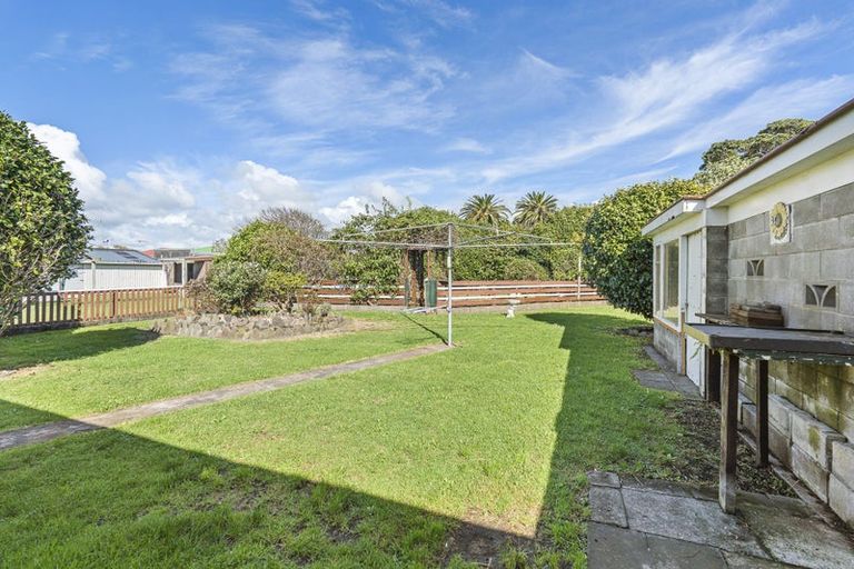 Photo of property in 19 Hume Street, Waitara, 4320