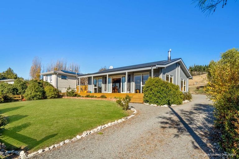 Photo of property in 21 Oxford Street, Waikari, 7420