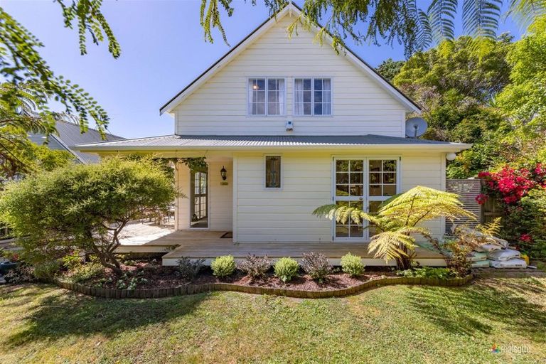 Photo of property in 153b Tirohanga Road, Tirohanga, Lower Hutt, 5010