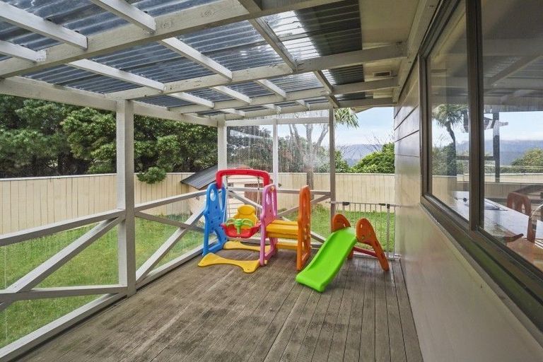 Photo of property in 10 Mossburn Grove, Kelson, Lower Hutt, 5010