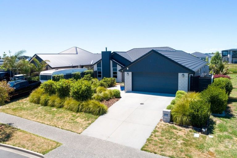 Photo of property in 48 Cassinia Close, Papamoa Beach, Papamoa, 3118