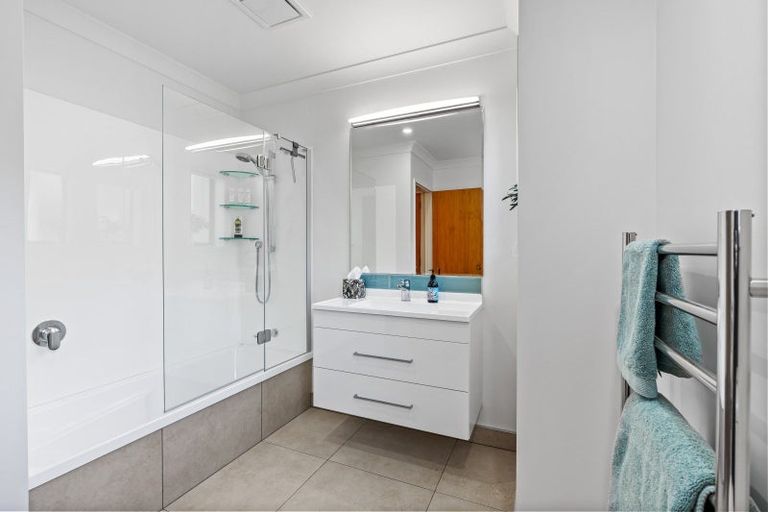 Photo of property in 2/24 Penzance Road, Mairangi Bay, Auckland, 0630