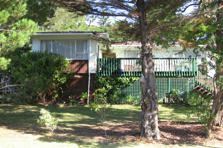 Photo of property in 72 Awaruku Road, Torbay, Auckland, 0630