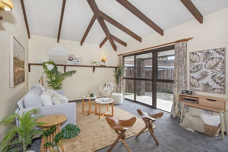 Photo of property in 106 Hatea Drive, Regent, Whangarei, 0112