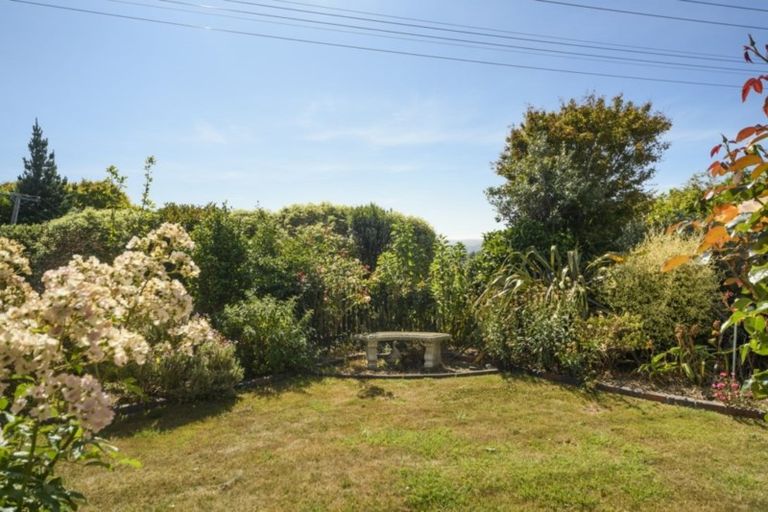 Photo of property in 15 Rosebank Avenue, Kelvin Grove, Palmerston North, 4414