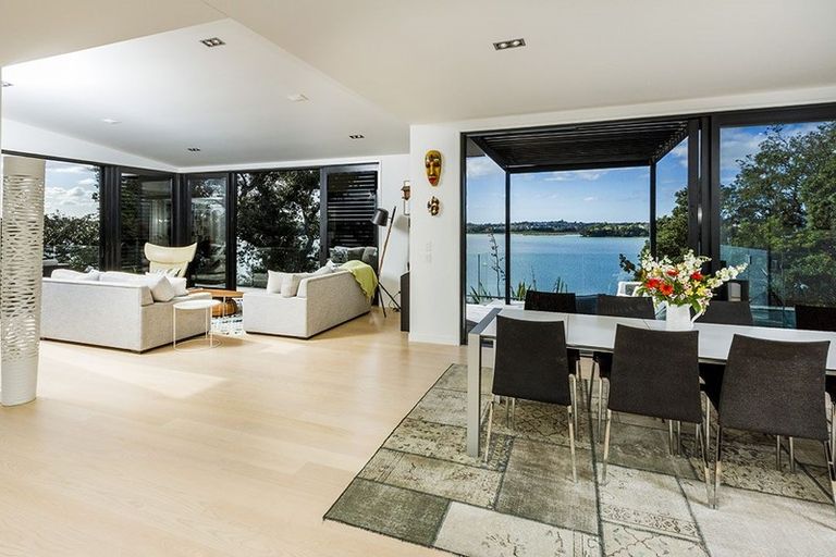 Photo of property in 10a First Avenue, Stanley Point, Auckland, 0624
