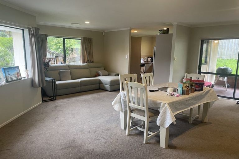 Photo of property in 689b Beach Road, Rothesay Bay, Auckland, 0630